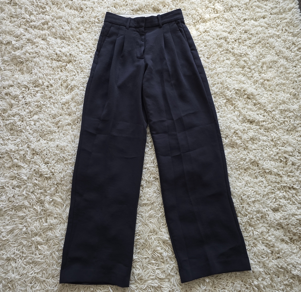 Aritzia Effortless Pants Crepette